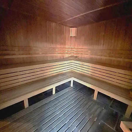 Апартаменти Trinity & Pool With Near Center Бансько