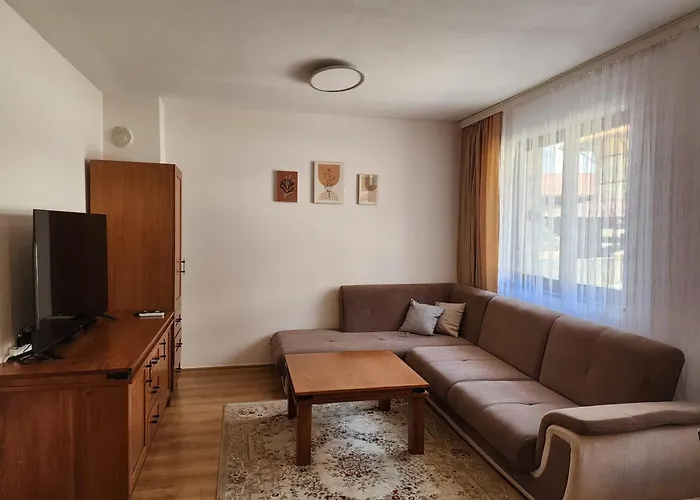 Trinity & Pool With Near Center Банско